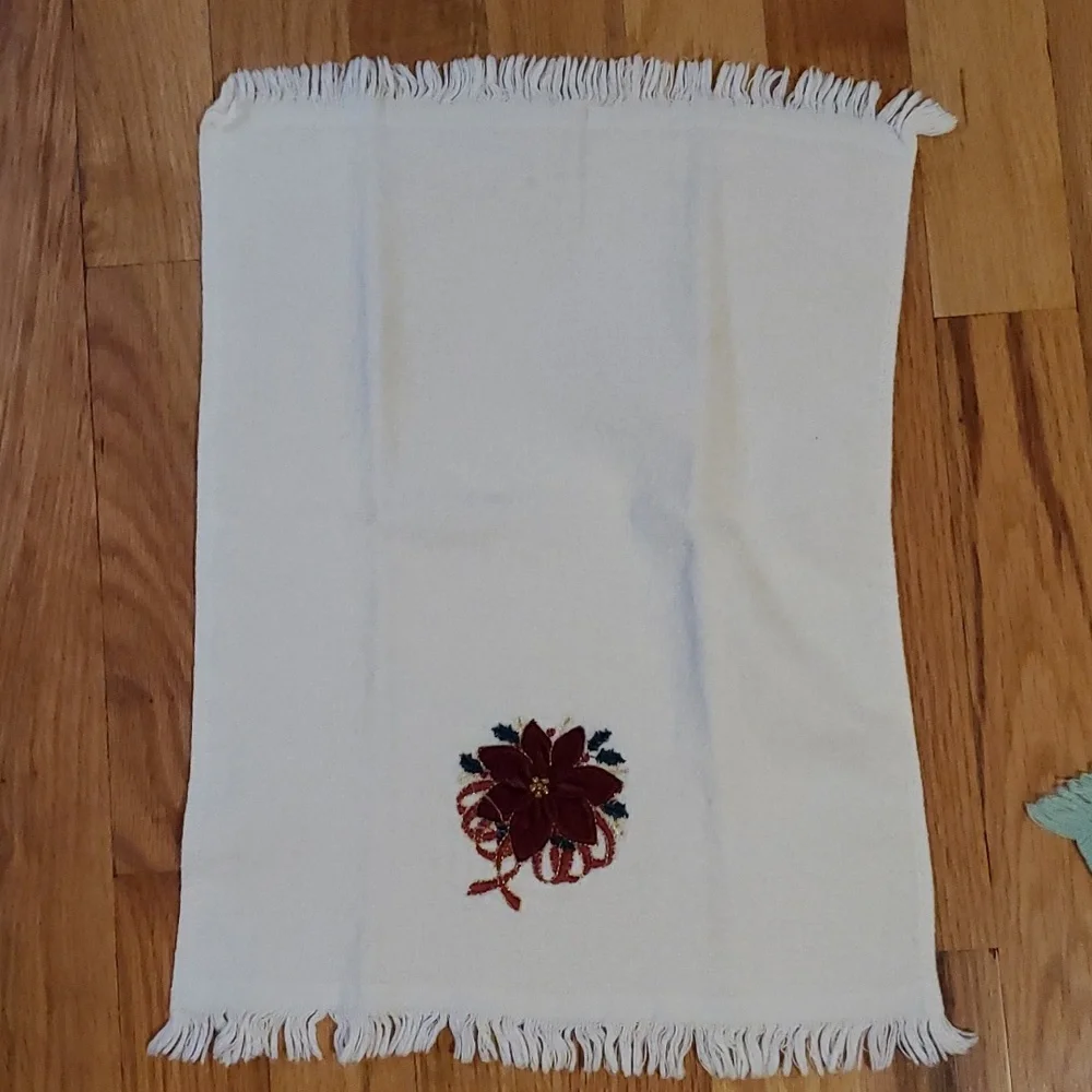 Set of 4 Holiday Hand Towels